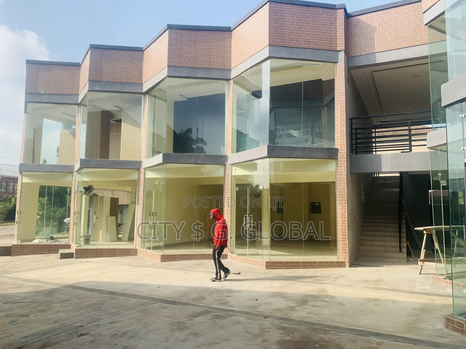 A Shop Space for Rent in Gwarinpa in Dape