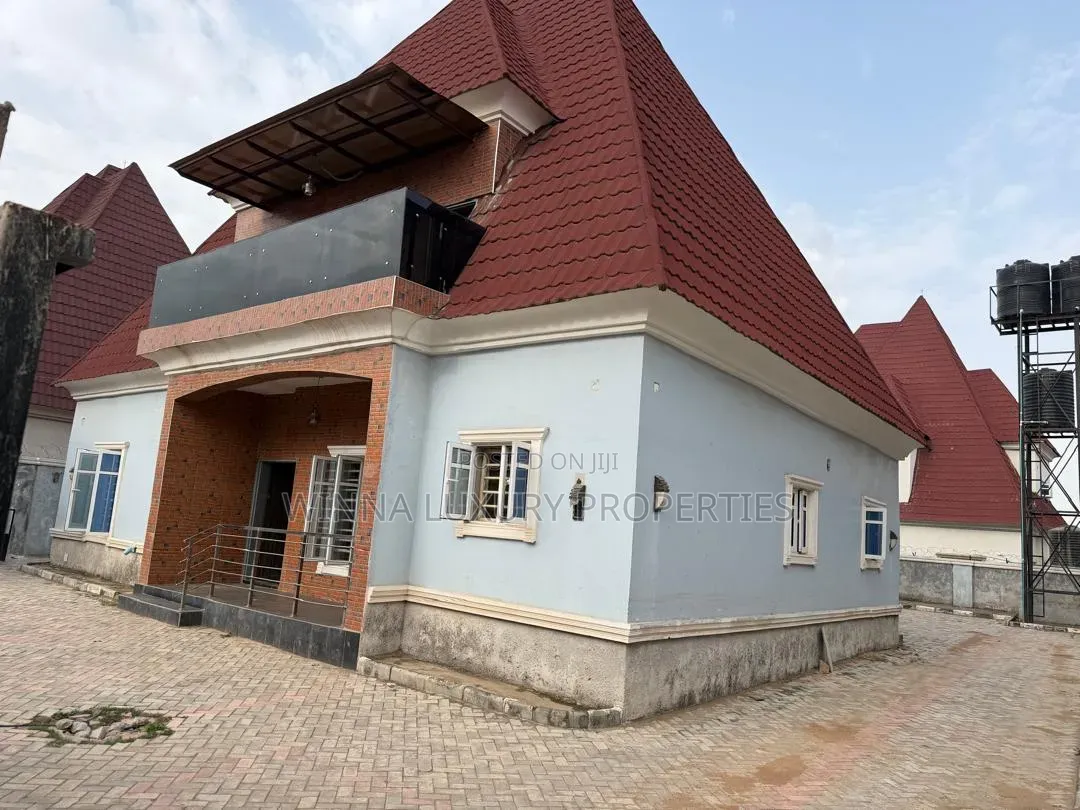 4bdrm Penthouse in Side View Estate, Lugbe District for rent in Lugbe District