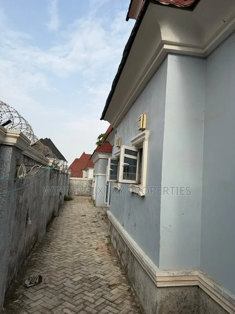 4bdrm Penthouse in Side View Estate, Lugbe District for rent in Lugbe District