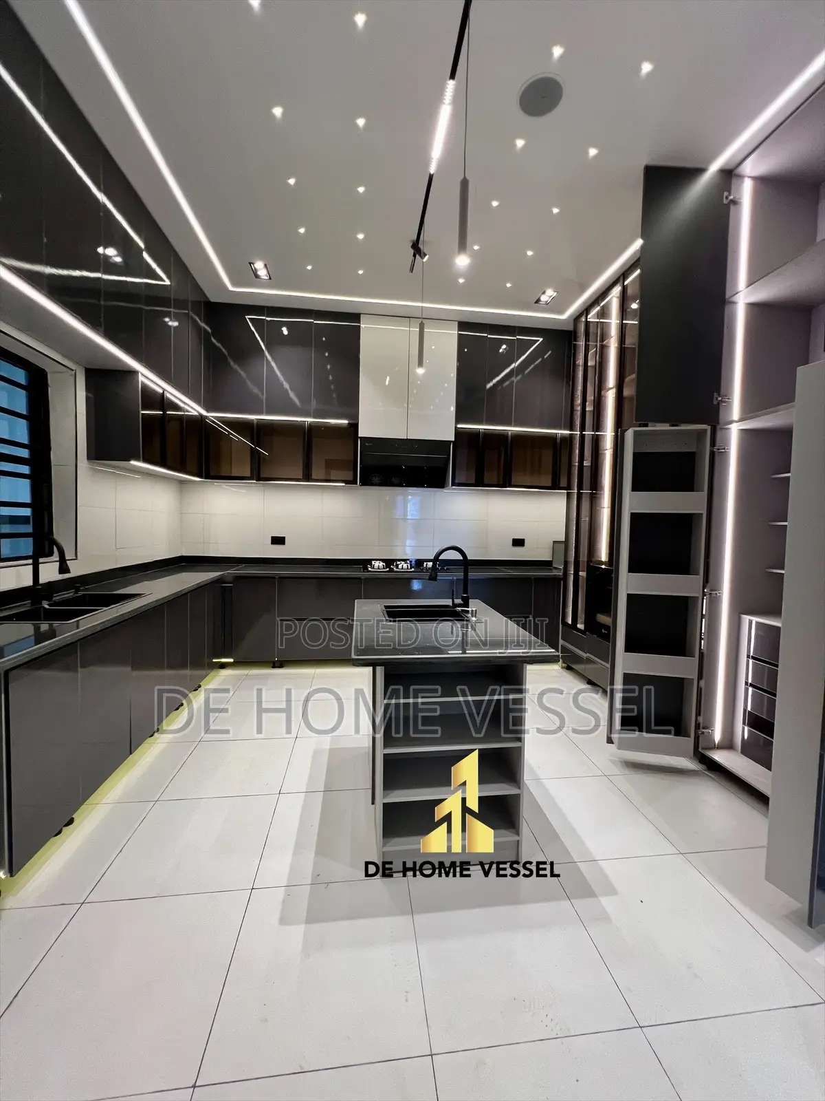 5bdrm Duplex in Lekki for sale in Lekki