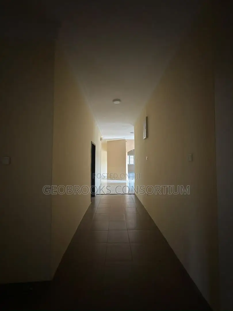 3bdrm Apartment in Kolefunmi Estate, Akobo for rent in Akobo