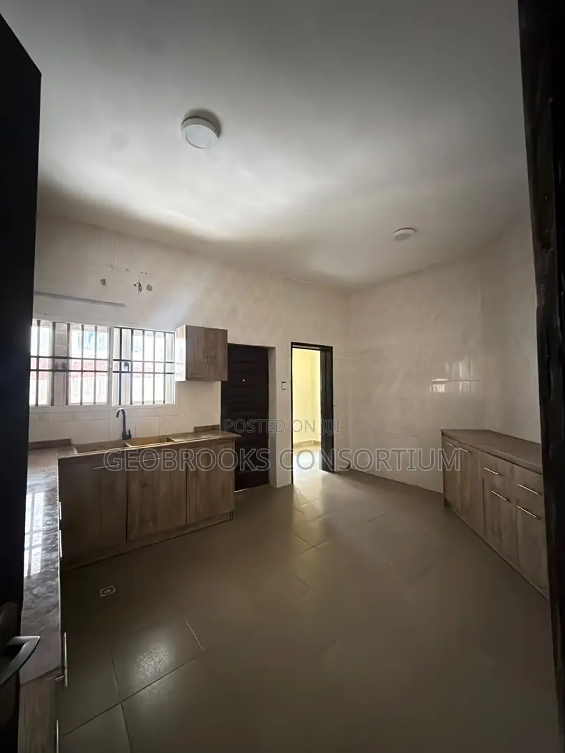 3bdrm Apartment in Kolefunmi Estate, Akobo for rent in Akobo