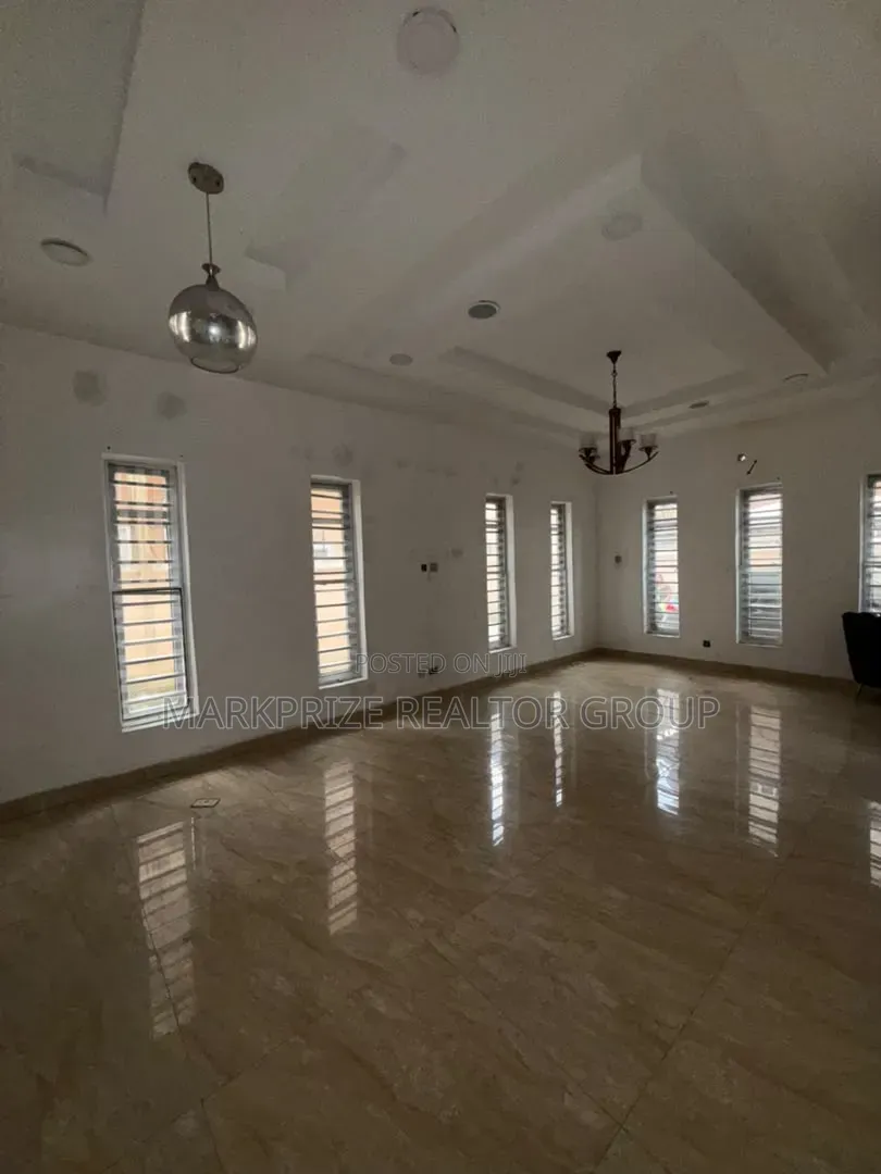 4bdrm Duplex in Chevron Drive Lekki for sale in Chevron