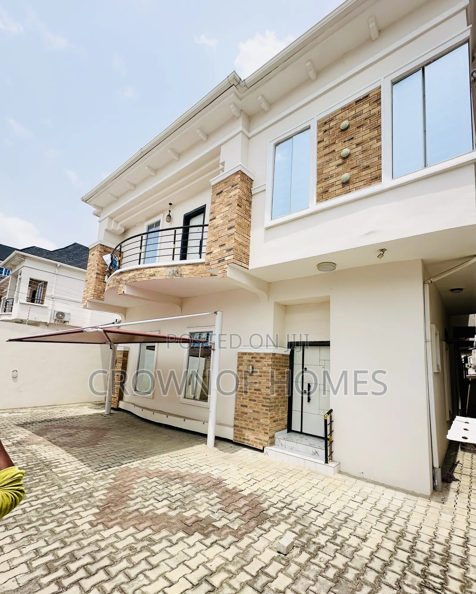 5bdrm Duplex in Lekki County, Ikota for sale in Ikota