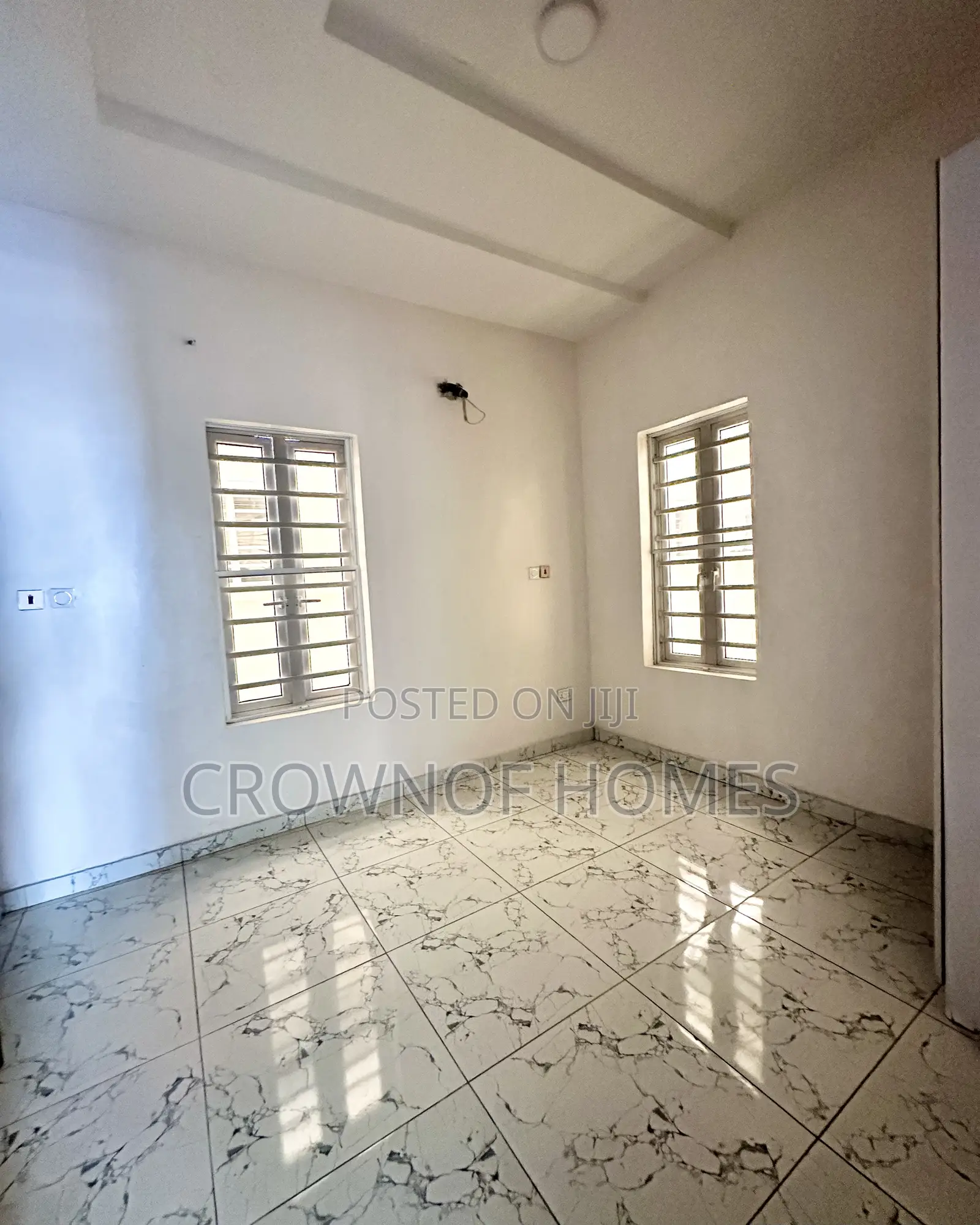 5bdrm Duplex in Lekki County, Ikota for sale in Ikota