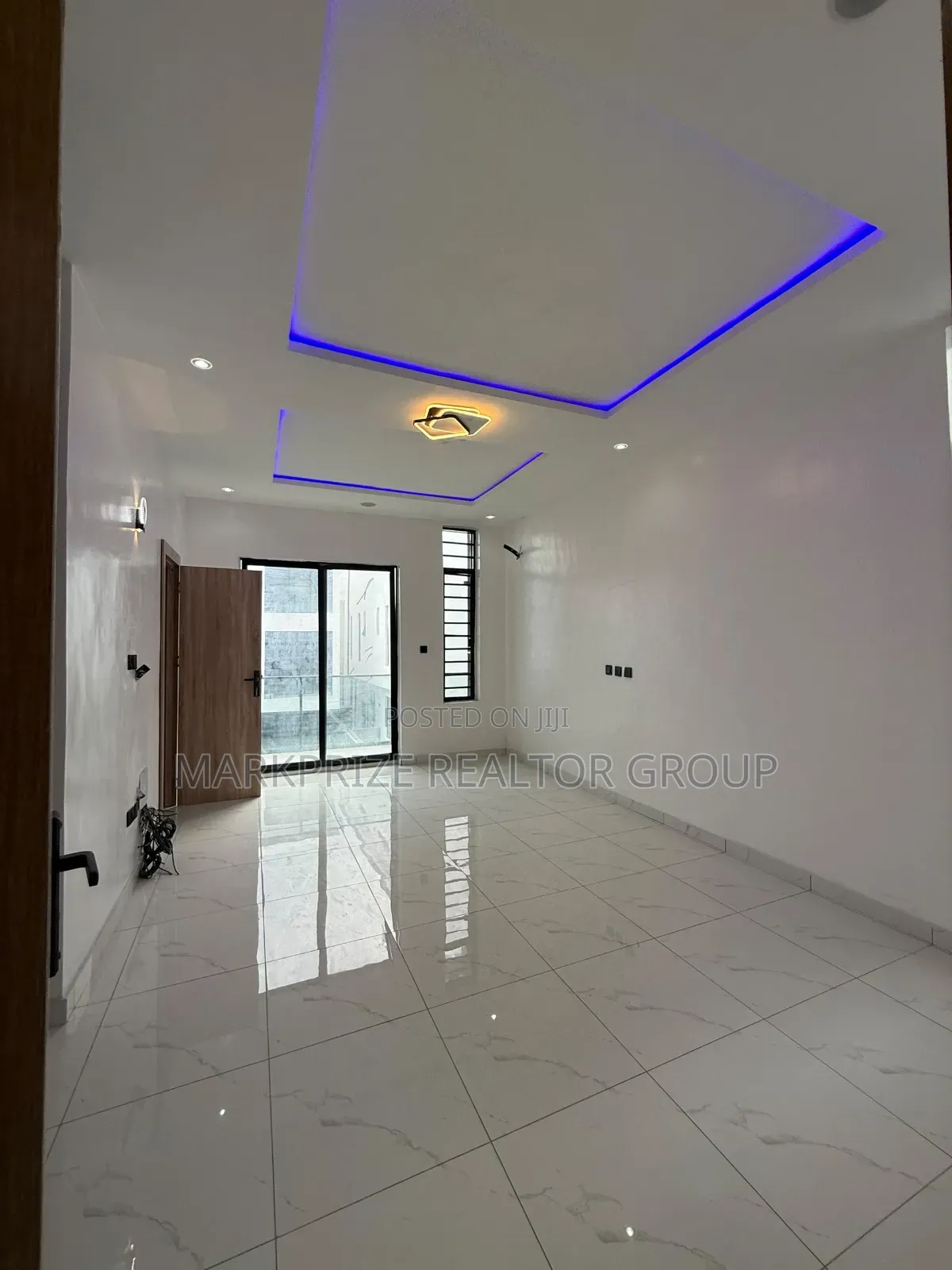 4bdrm Duplex in Chevron Lekki for sale in Chevron
