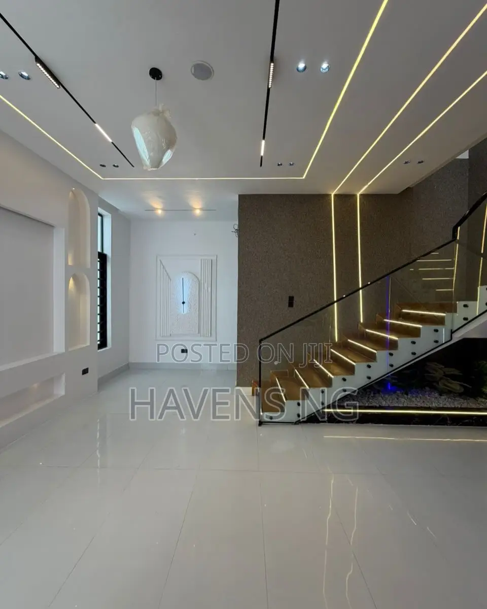 4bdrm Duplex in Ikota for sale in Ikota