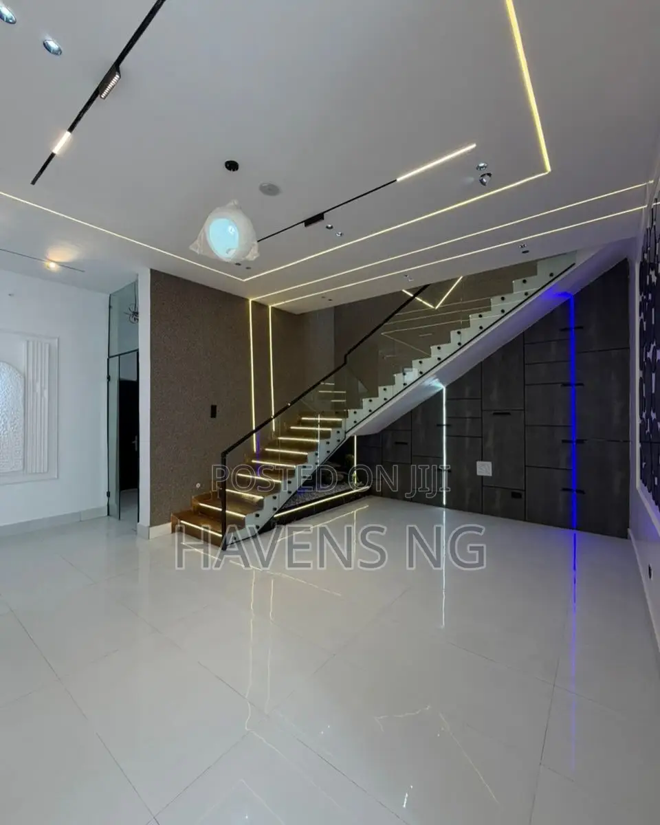 4bdrm Duplex in Ikota for sale in Ikota