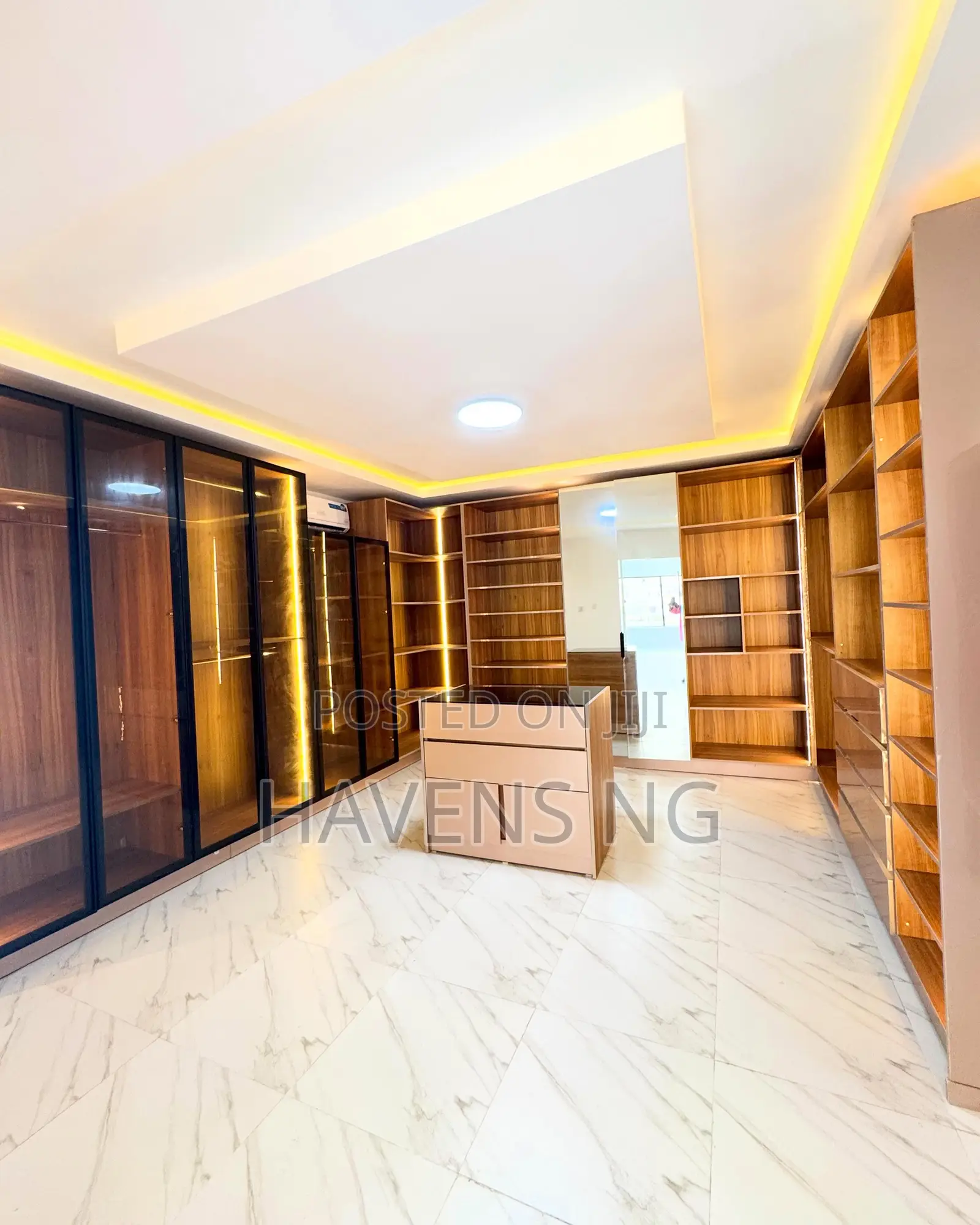 6bdrm Duplex in Lekki Phase 2 for sale in Lekki Phase 2