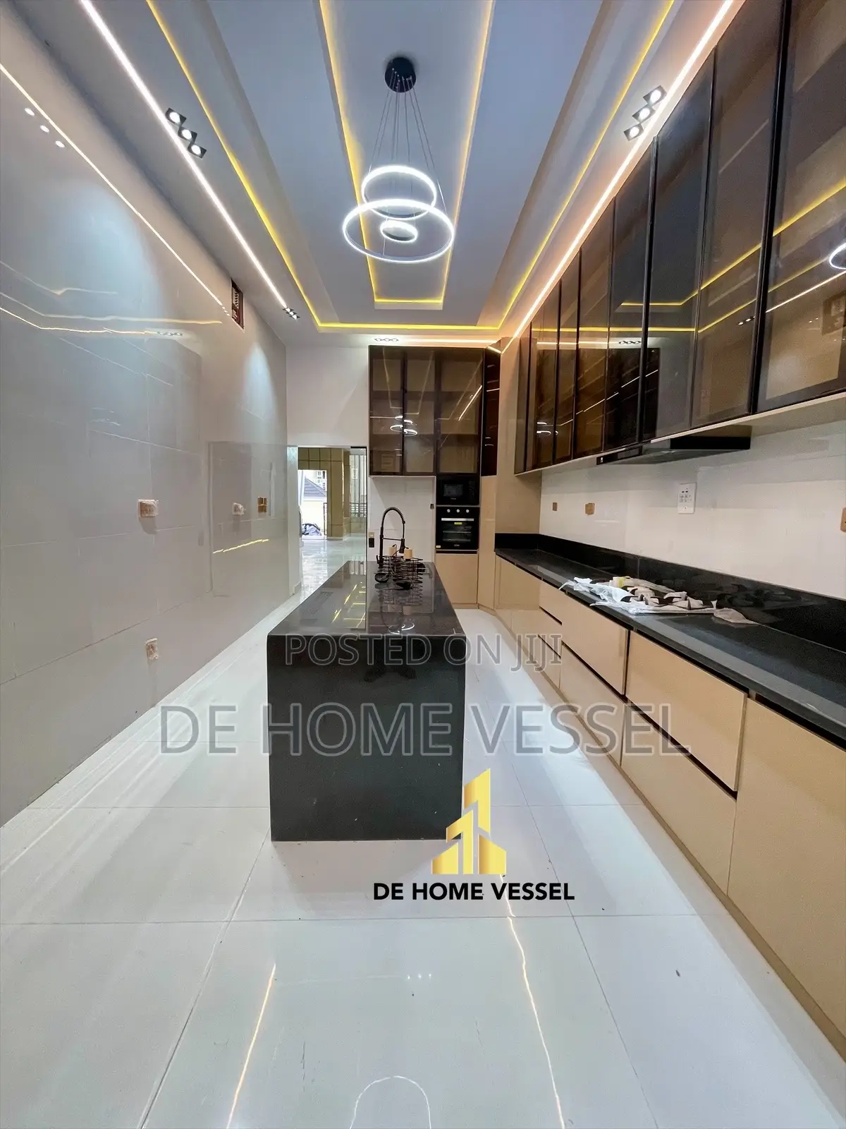 5bdrm Duplex in Sangotedo for sale in Sangotedo