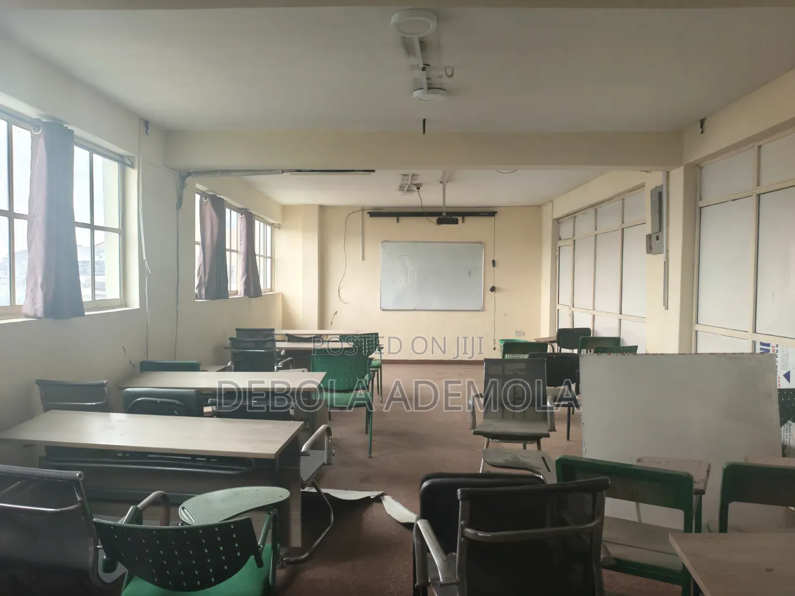 20bdrm House in Adeniyi Jones for sale in Adeniyi Jones