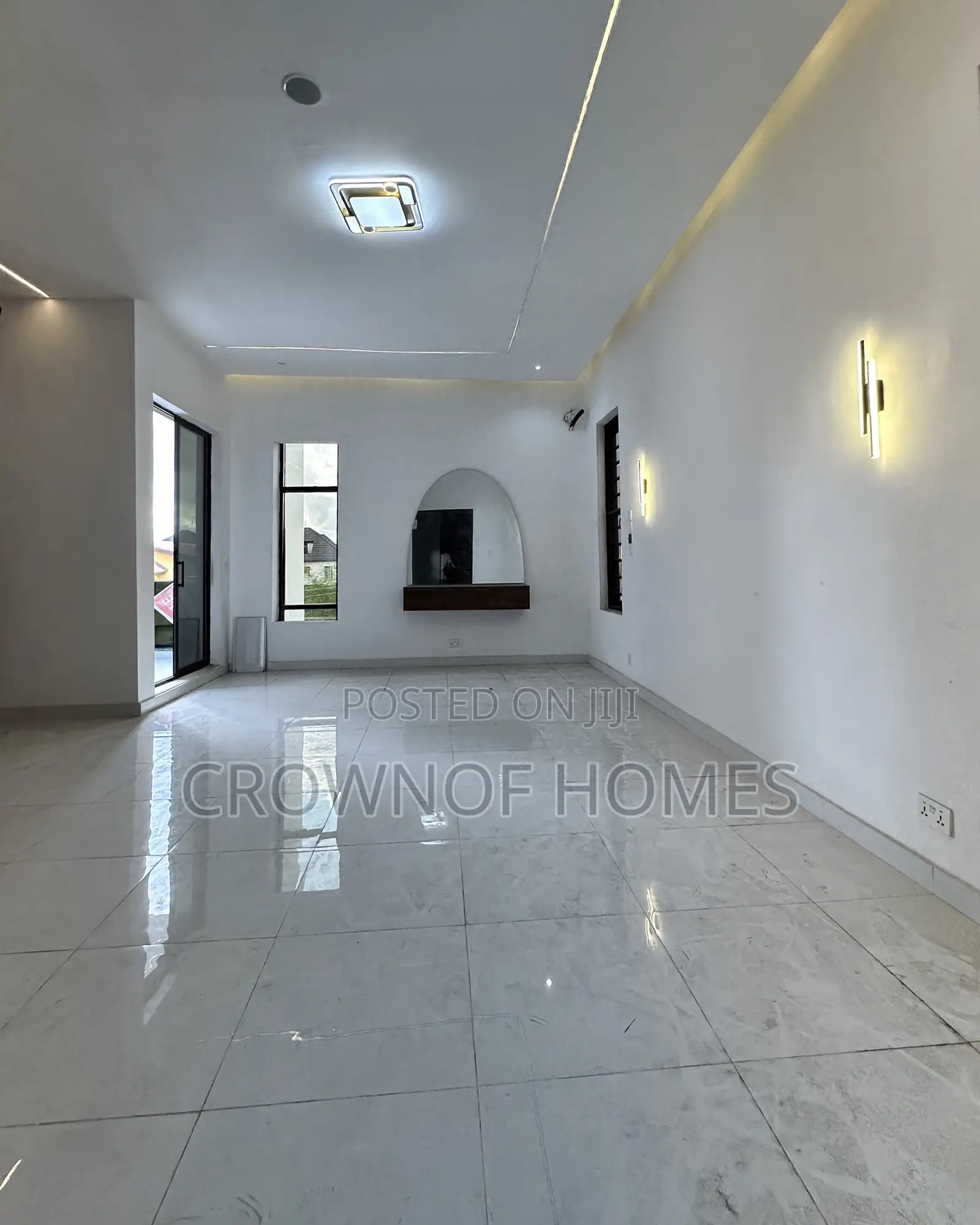 5bdrm Duplex in Thomas for sale in Thomas Estate