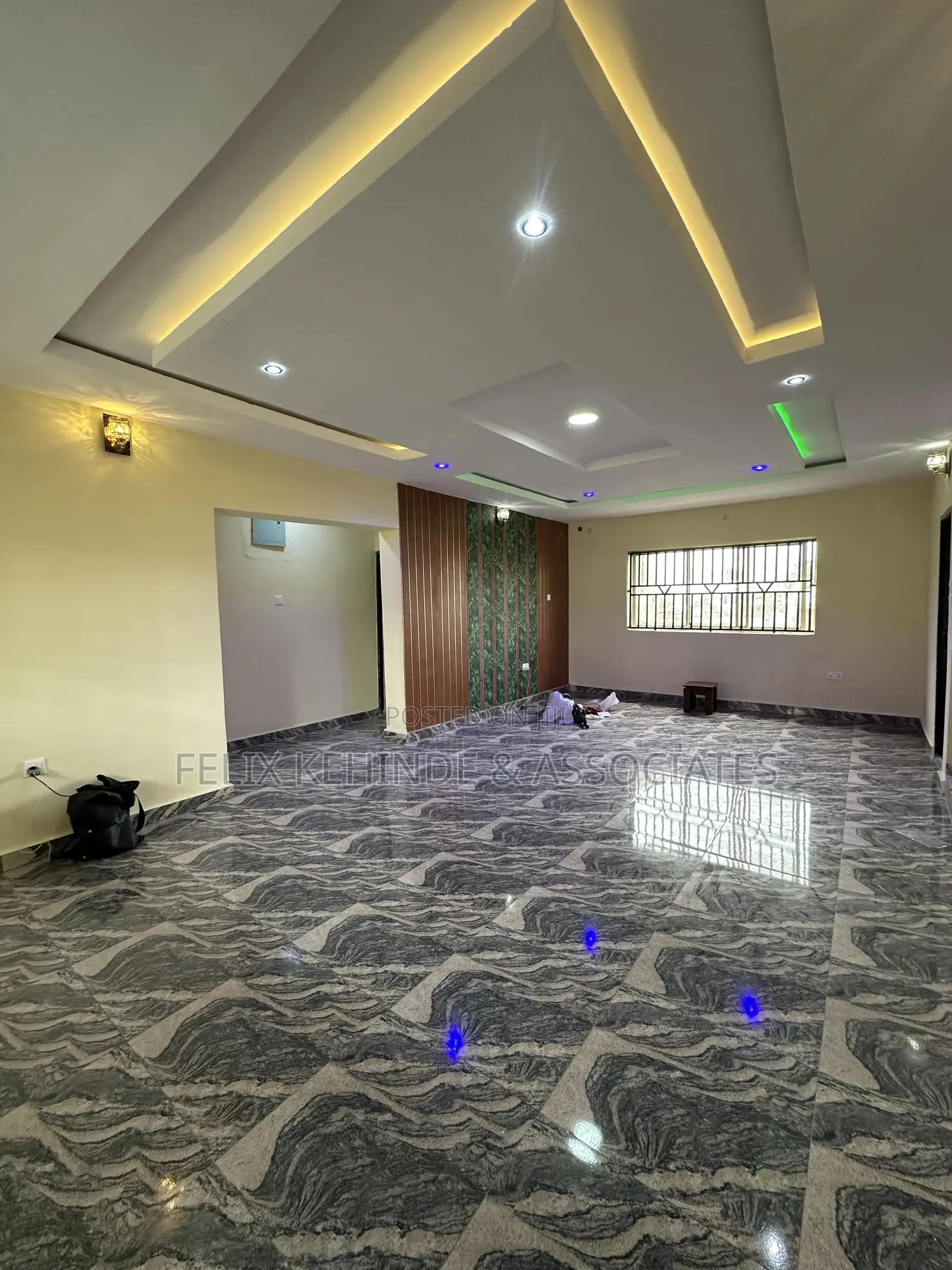 4bdrm Duplex in Akala Way, Akobo for rent in Akobo