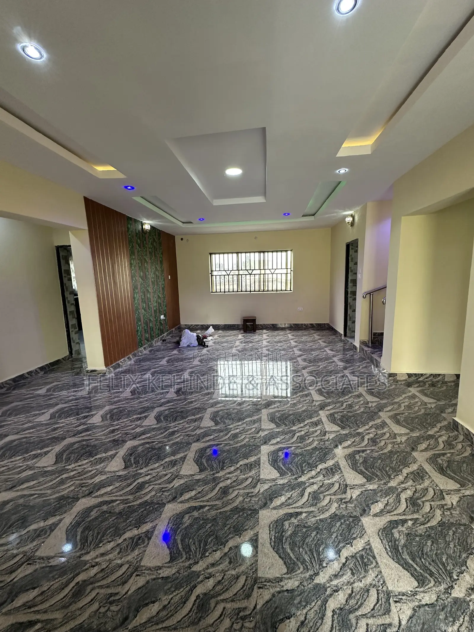 4bdrm Duplex in Akala Way, Akobo for rent in Akobo