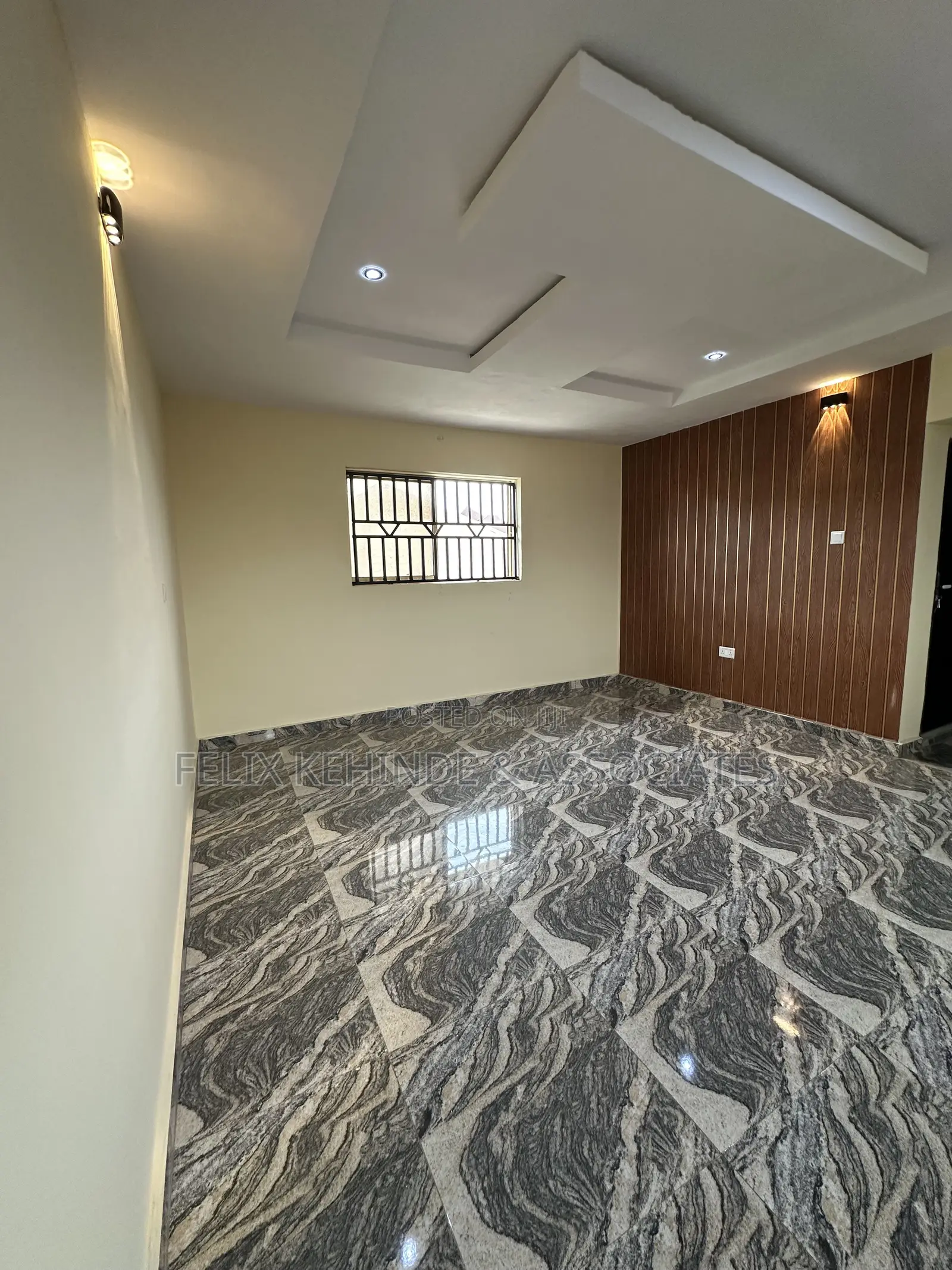 4bdrm Duplex in Akala Way, Akobo for rent in Akobo