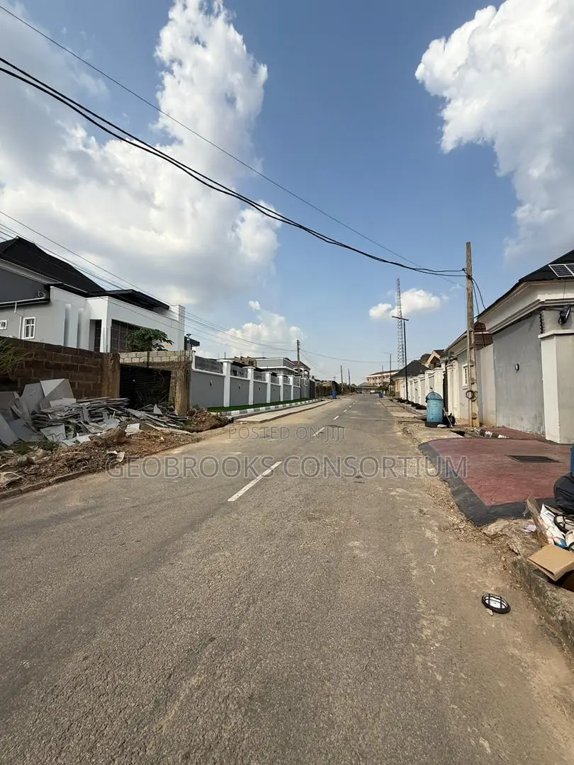 Premium 798sqm Dry Land in Kolapo Ishola Gra, Akobo in Akobo