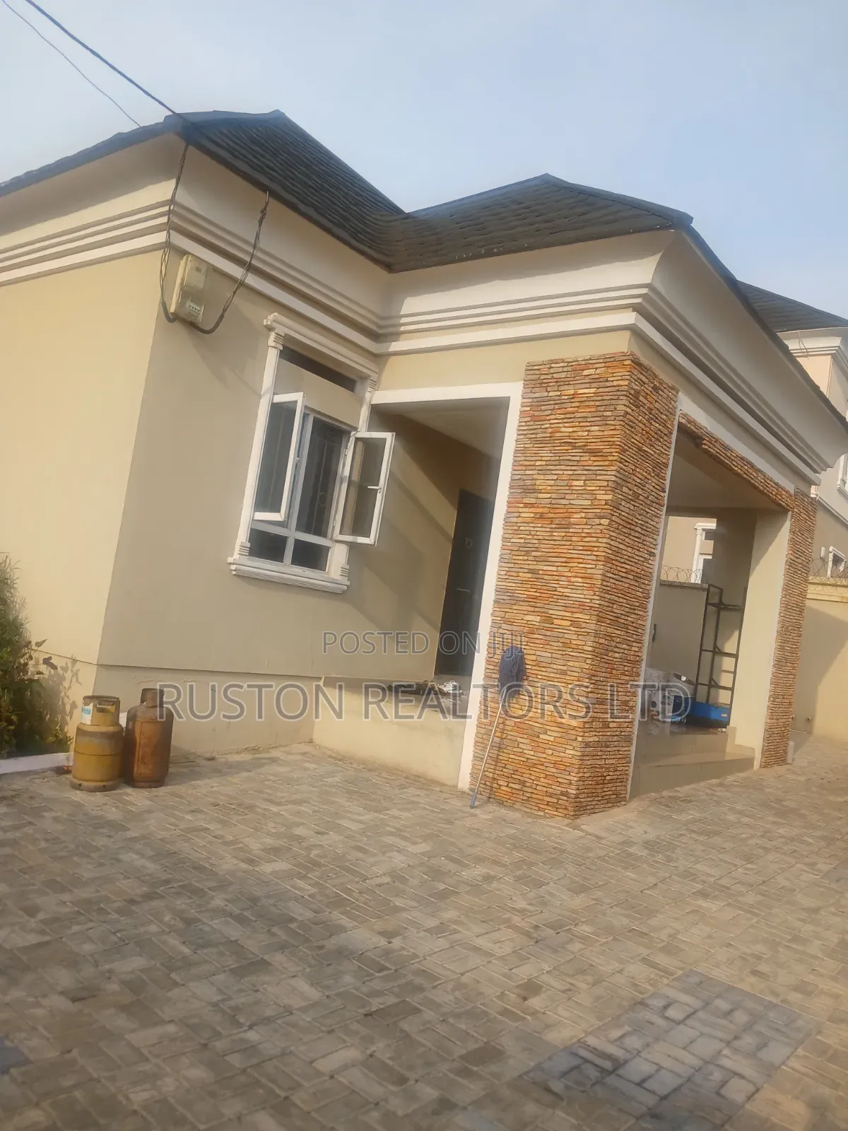 4bdrm Bungalow in Kolapo Ishola Gra, Ibadan for sale in Ibadan