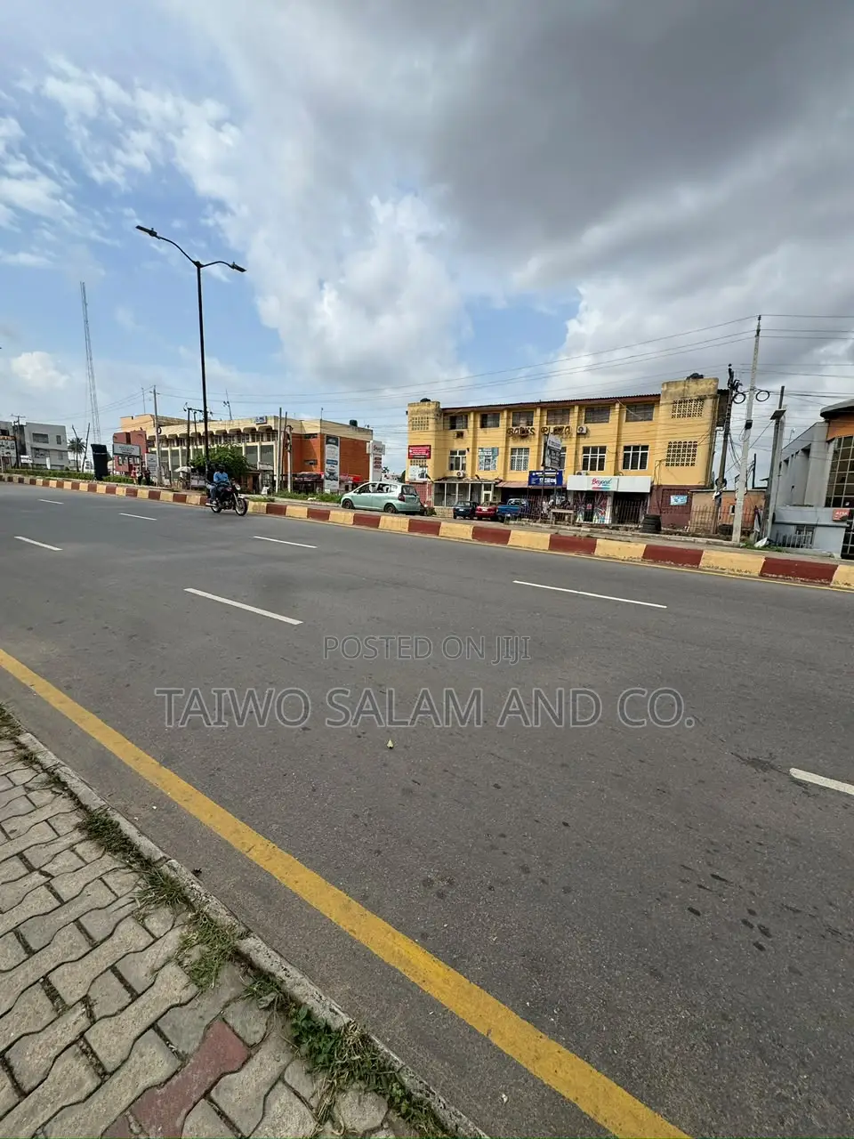 933sqm 2-Floor Commercial Building in Bodija
