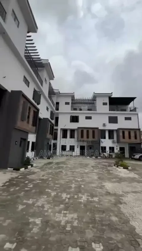 4bdrm Duplex in Jabi for sale in Jabi