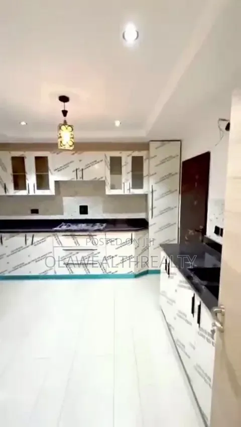 4bdrm Duplex in Jabi for sale in Jabi