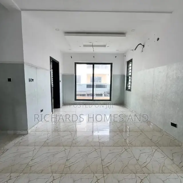 5bdrm Duplex in Ikate for rent in Ikate