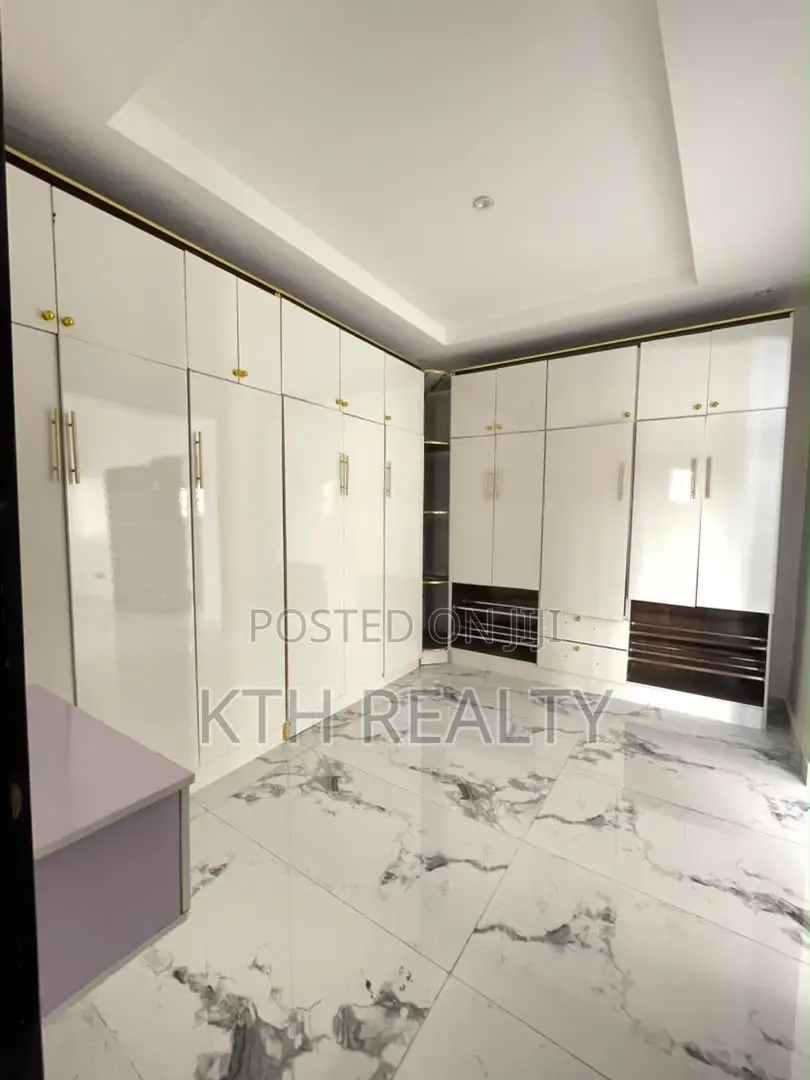 3bdrm Duplex in Ikate for rent in Ikate