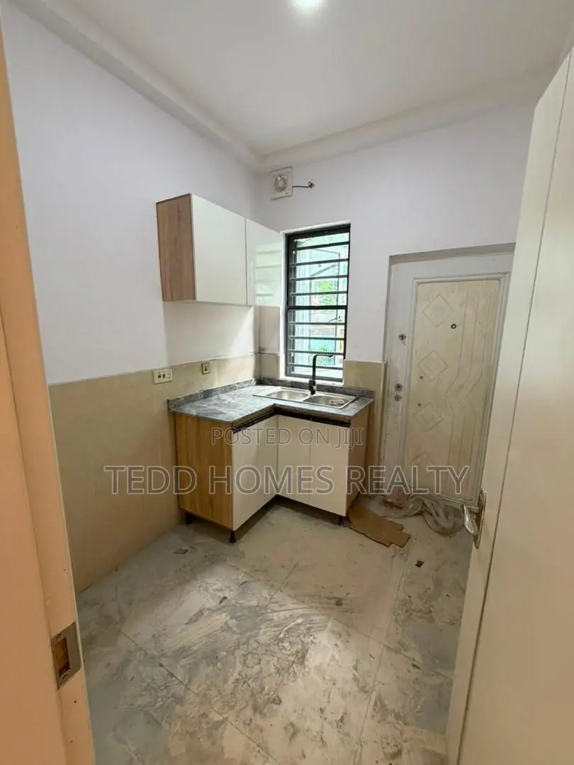 2bdrm Apartment in Royal Garden Estate, Off Lekki-Epe Expressway in Off Lekki-Epe Expressway