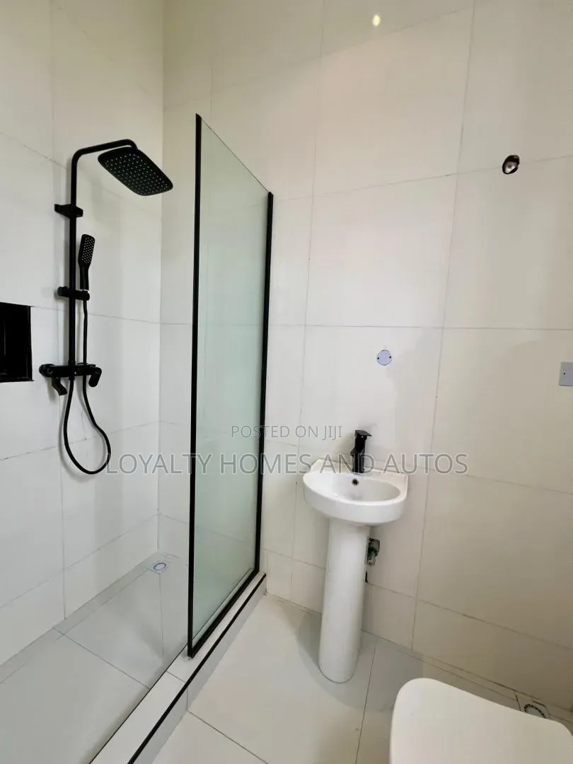 4bdrm House in Adeniyi Jones for sale in Adeniyi Jones