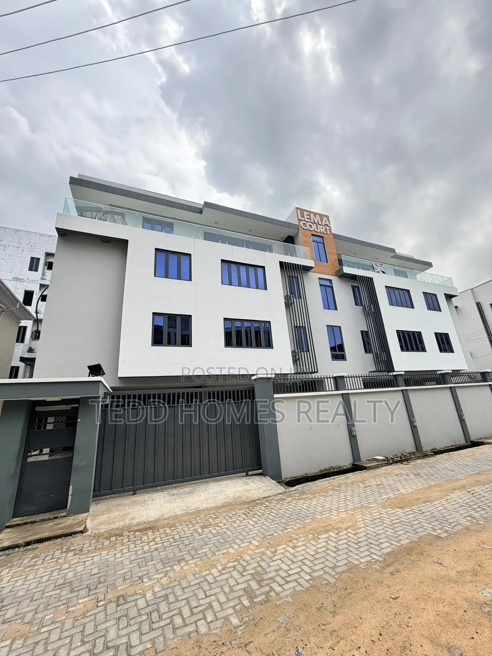2bdrm Apartment in Lekki for sale in Lekki Phase 1