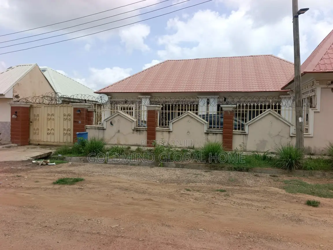 2bdrm Bungalow in Fha Lugbe for sale in FHA