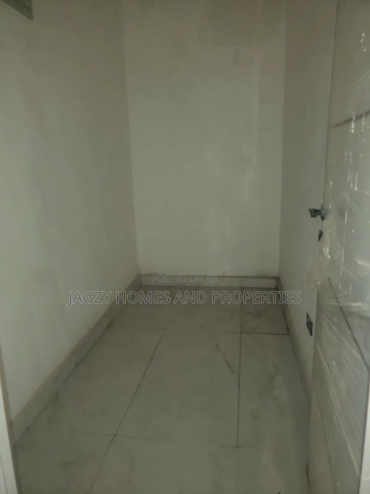 Standard and Spacious 4 Bedroom Maisonette With Bq for Rent in Jakande