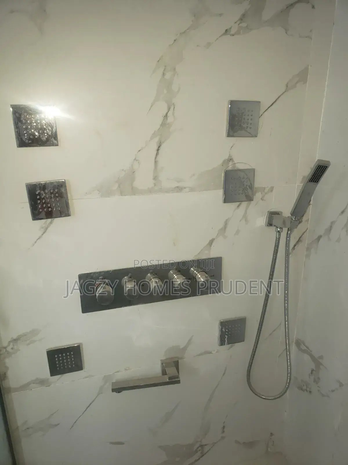 Fully Furnished 3bed Terrence in Jakande