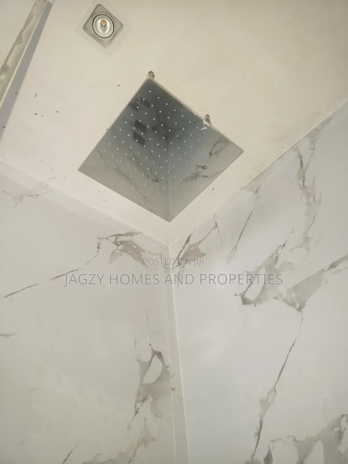 Fully Furnished 3bed Terrence in Jakande