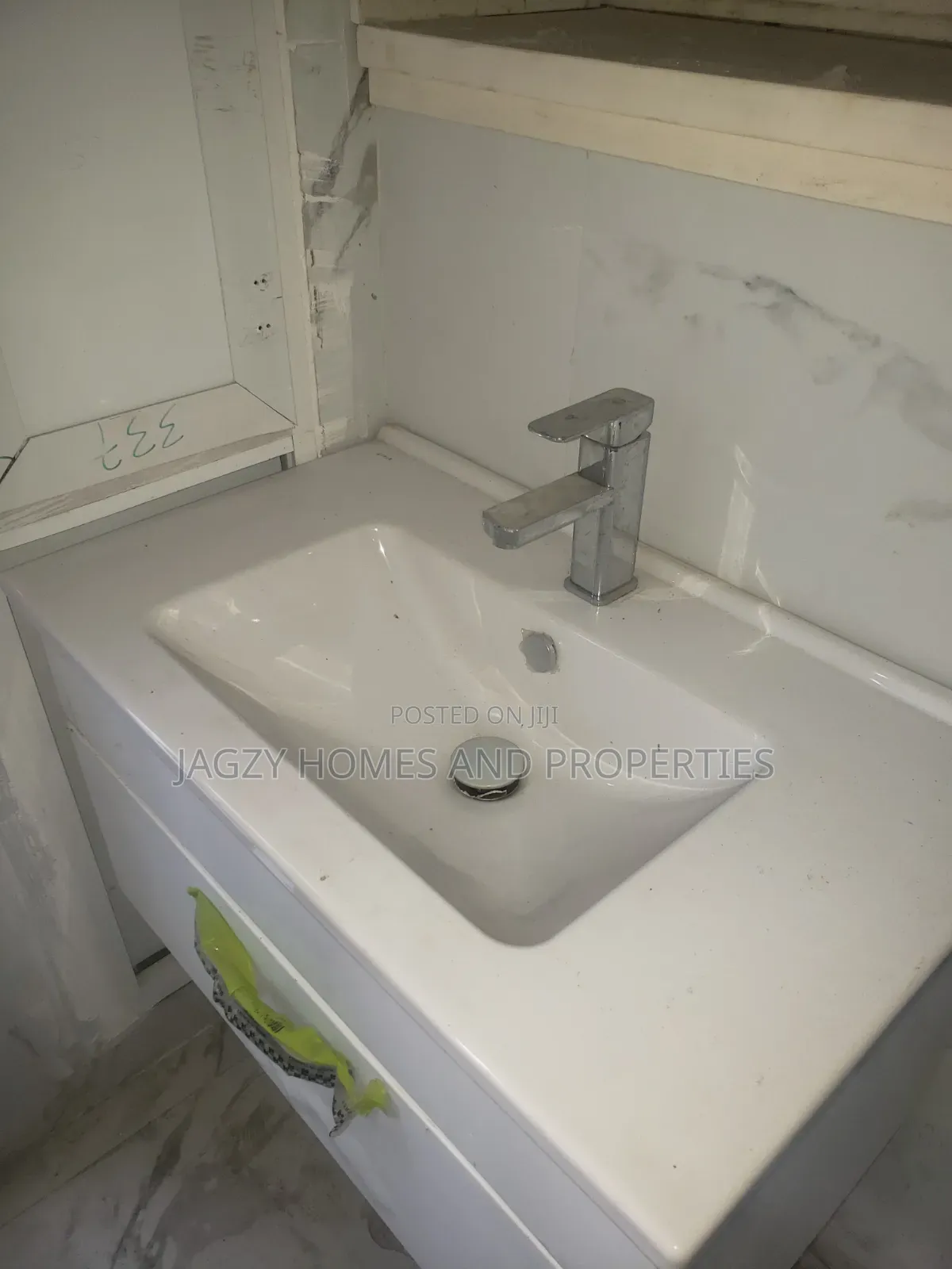 Fully Furnished 3bed Terrence in Jakande