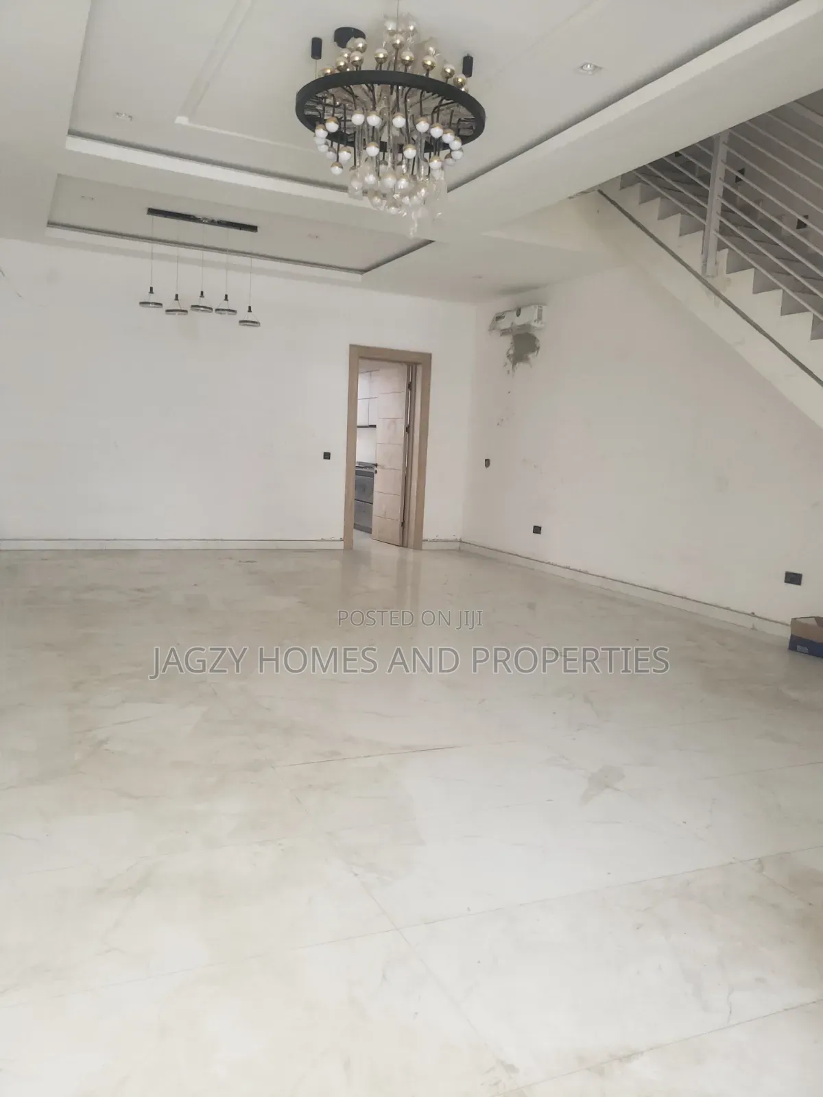 Standard 3 Bedroom Maisonette With Bq for Rent in Jakande