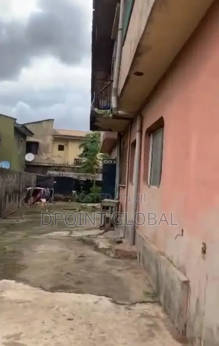 8bdrm Block of Flats in Not Estate, Egbeda for sale in Egbeda