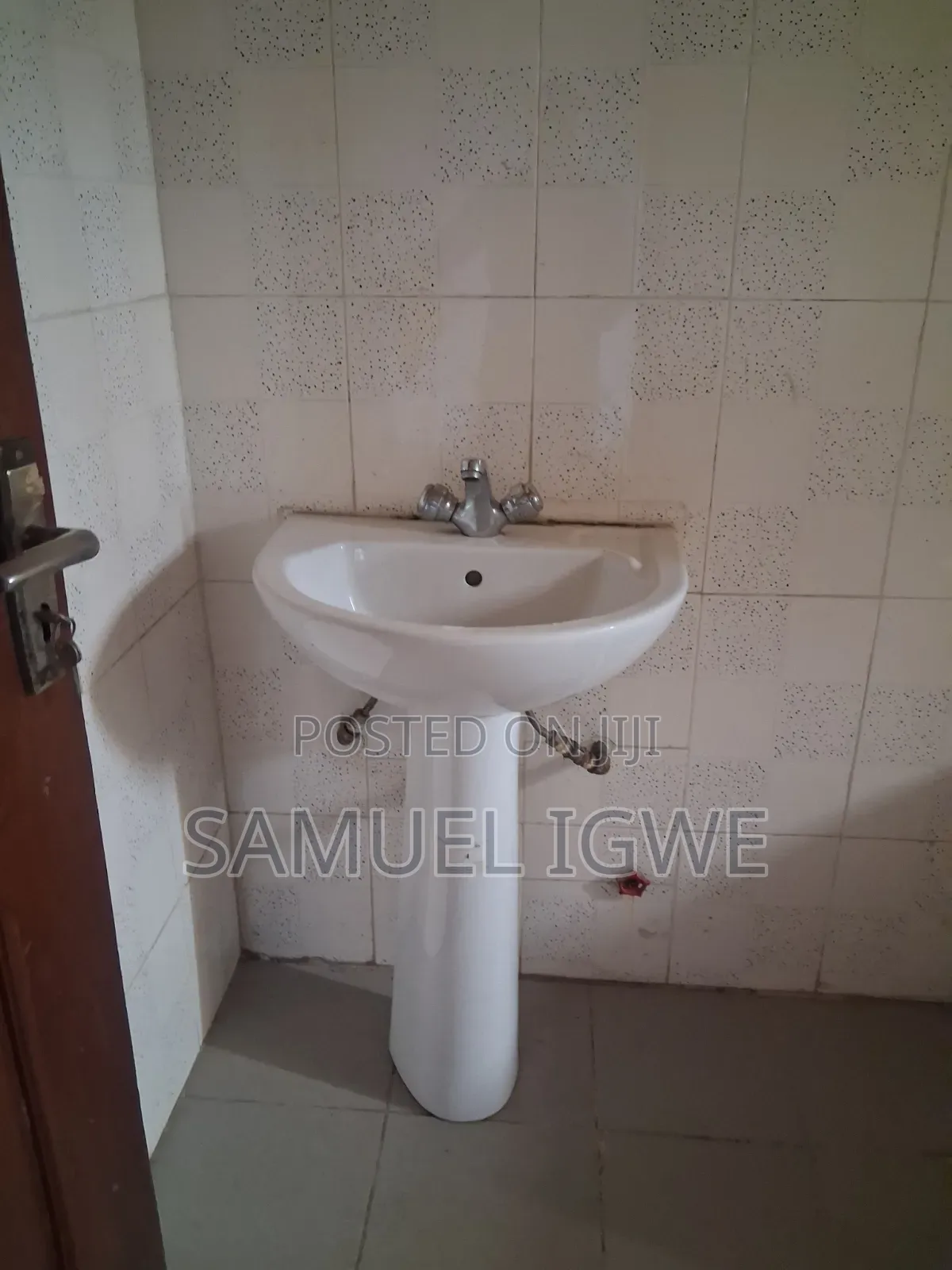 3bdrm Block of Flats in Onoh Creswcebt, Enugu for rent in Enugu