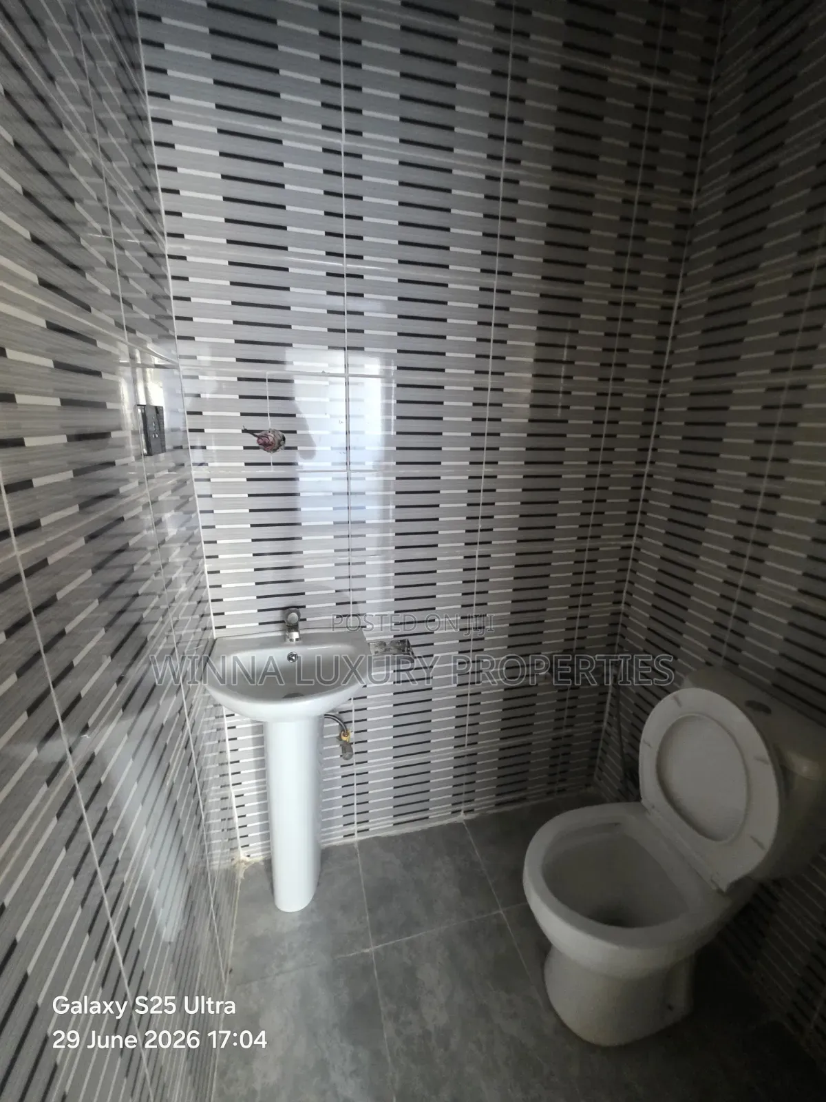 2bdrm Apartment in Back Of Dunamis, Lugbe District for rent in Lugbe District