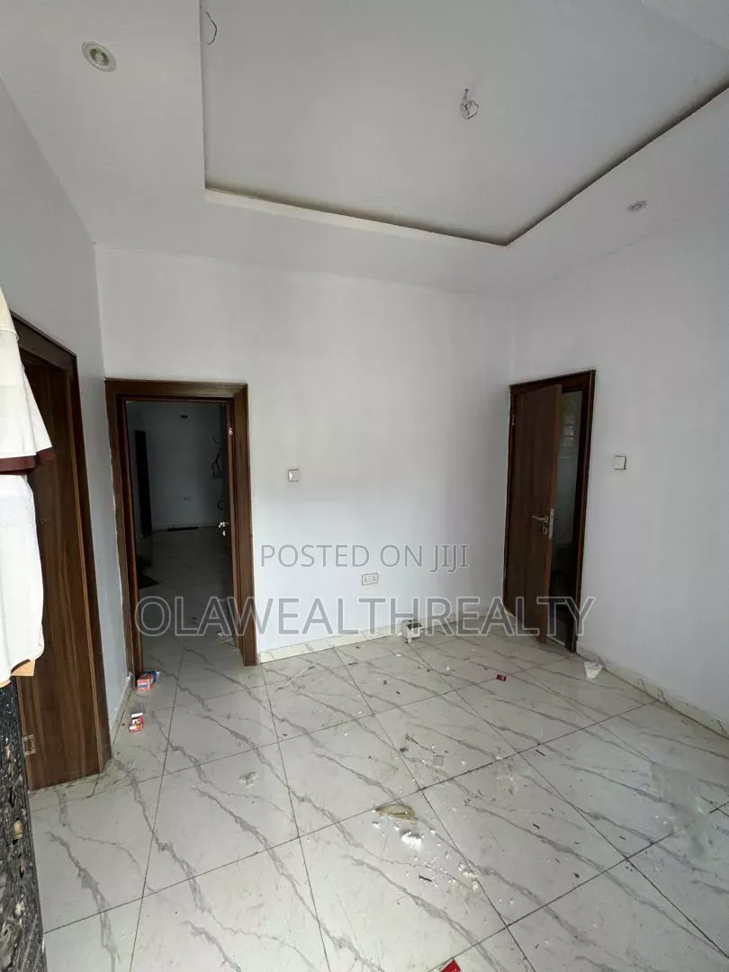 3bdrm Bungalow in Okebadan Estate, Akobo for rent in Akobo