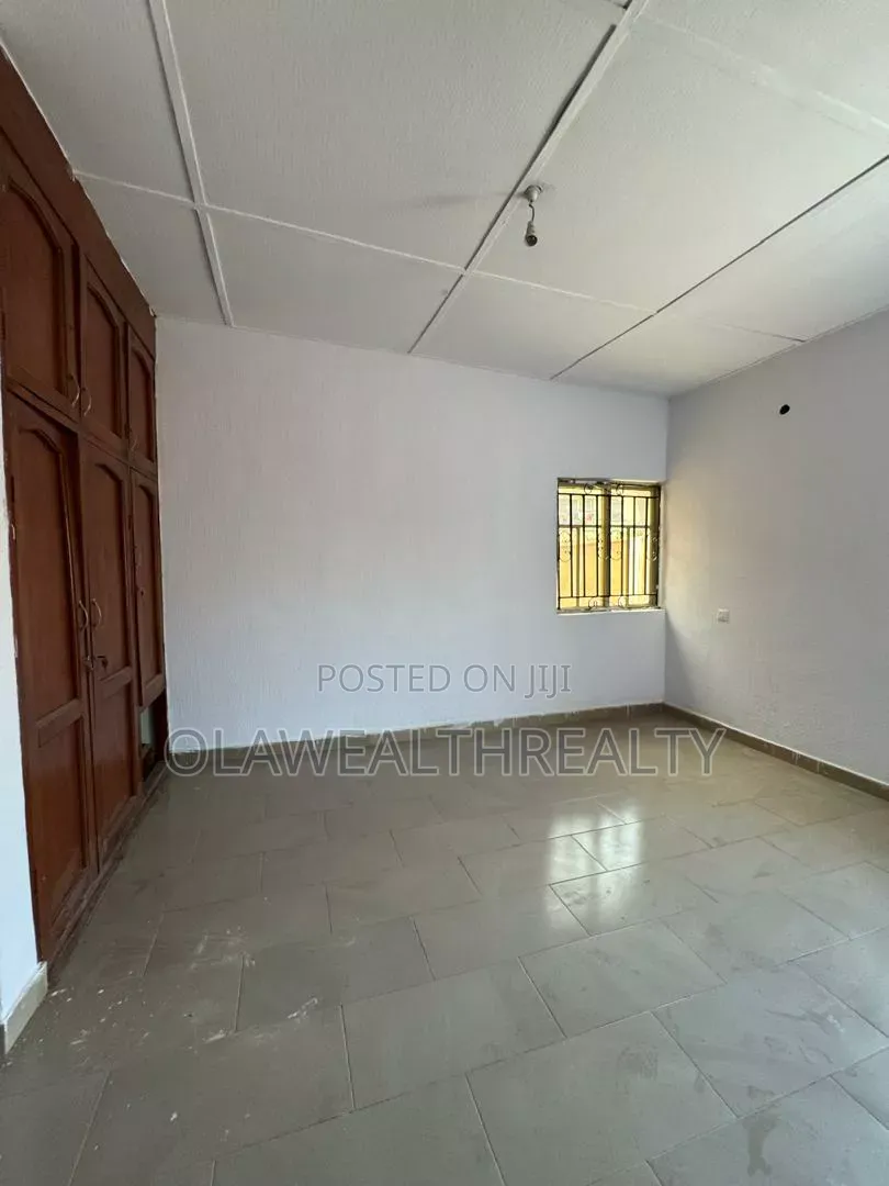 3bdrm Bungalow in Okebadan Estate, Akobo for rent in Akobo
