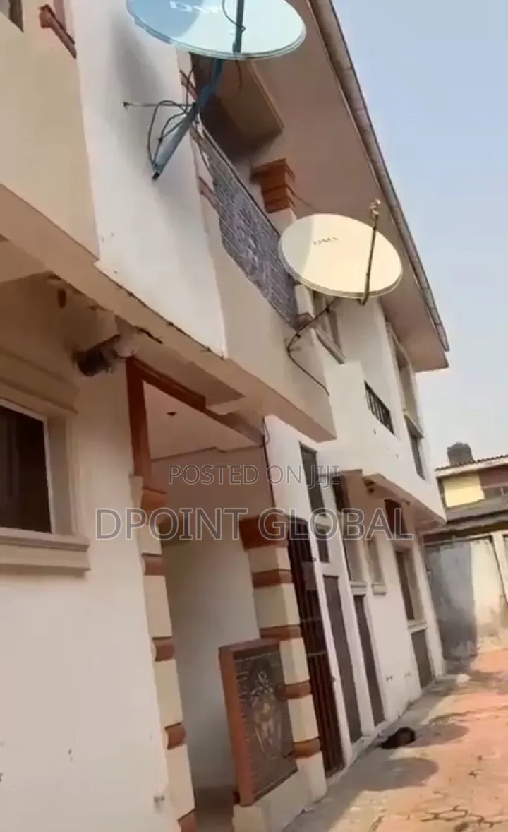 7bdrm Block of Flats in Not Estate, Alakuko for sale in Alakuko
