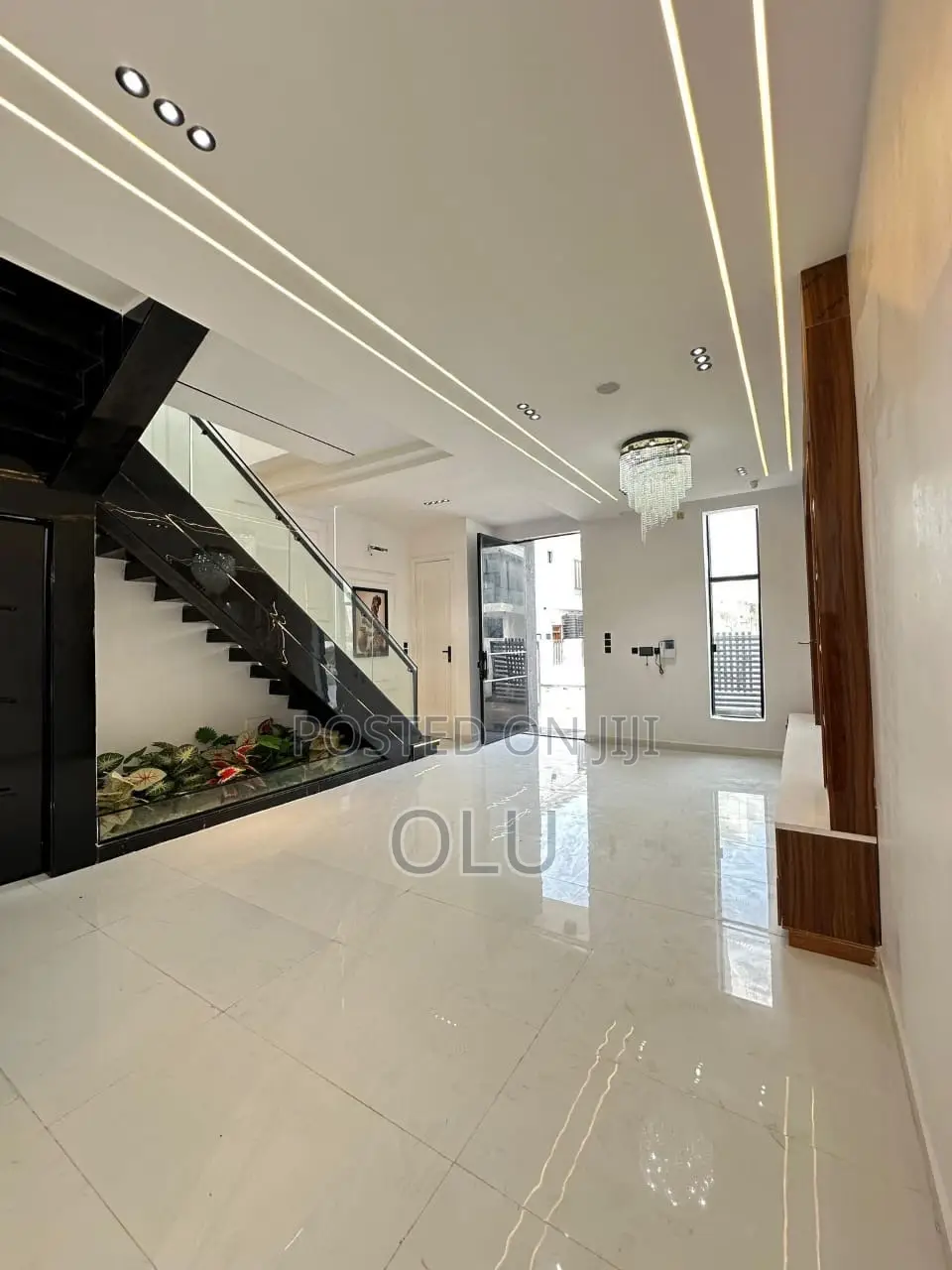 Furnished 4bdrm Duplex in Orchid Road, Chevron for sale in Chevron