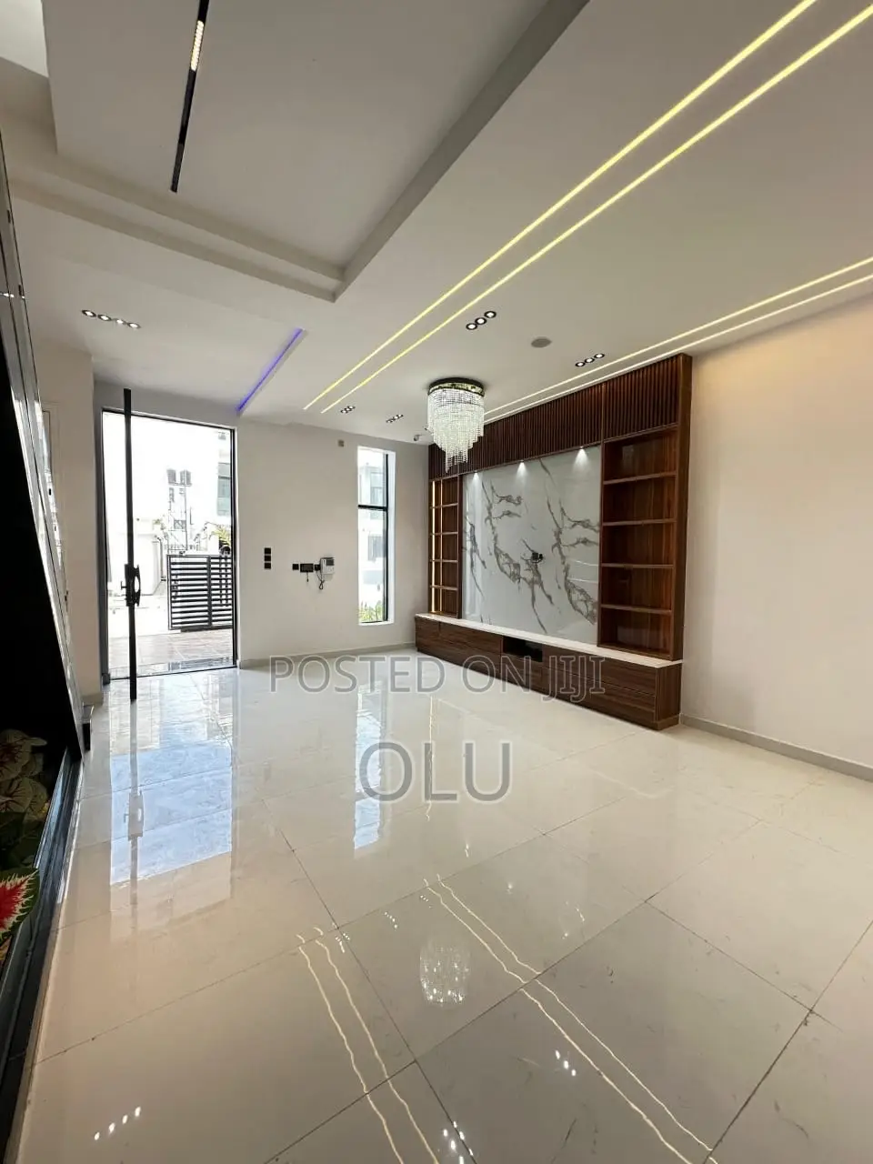 Furnished 4bdrm Duplex in Orchid Road, Chevron for sale in Chevron