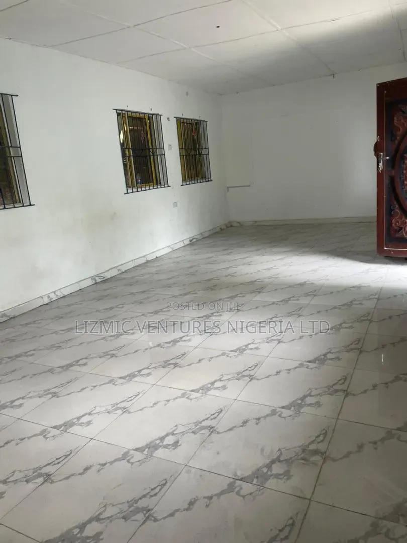 Office Space Tolet in Ikotun / Ikotun/Igando