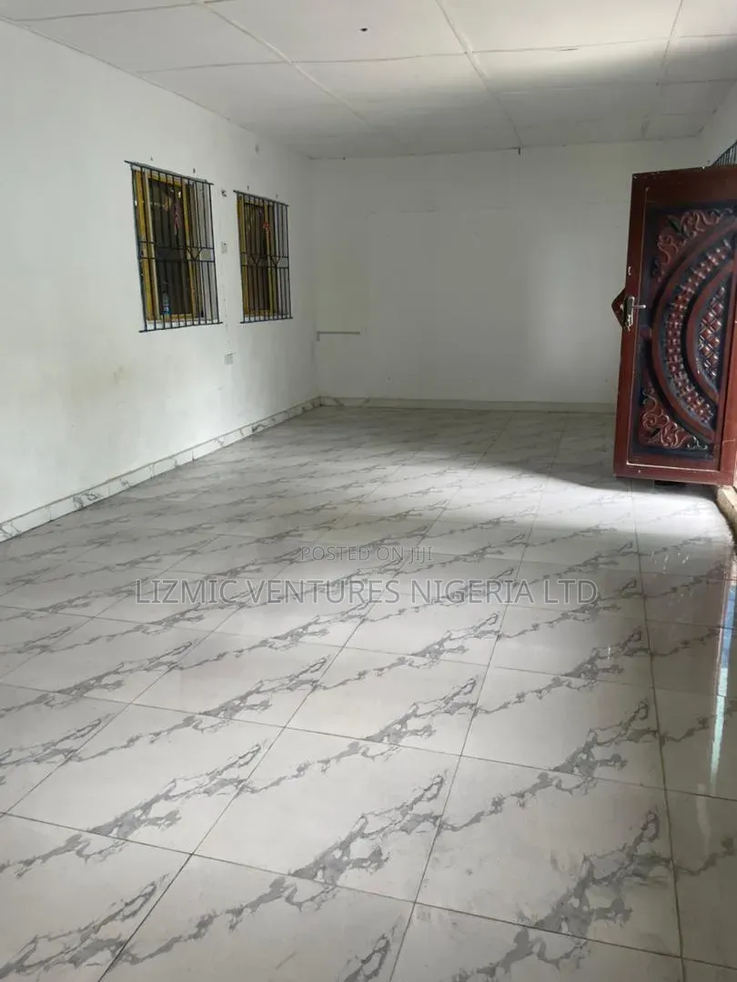 Office Space Tolet in Ikotun / Ikotun/Igando