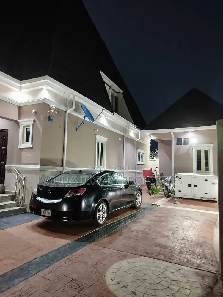 7bdrm Penthouse in Efab, Gwarinpa for sale in Gwarinpa