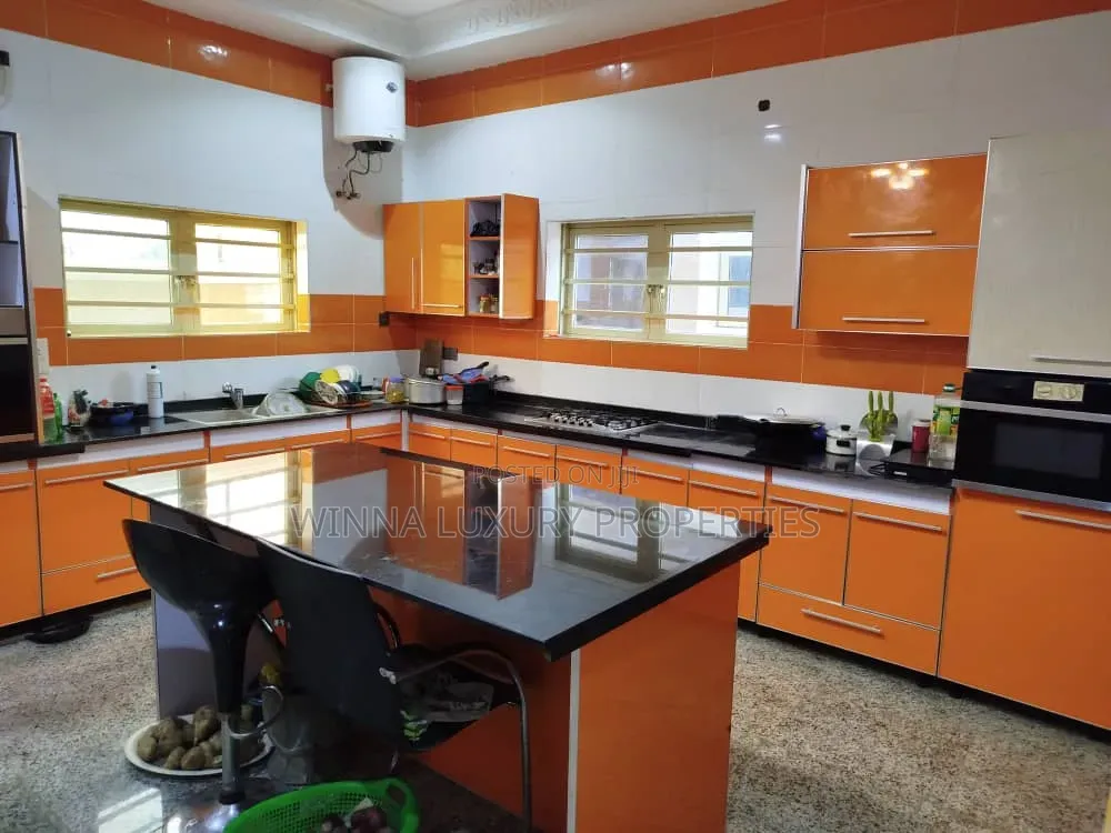7bdrm Penthouse in Efab, Gwarinpa for sale in Gwarinpa