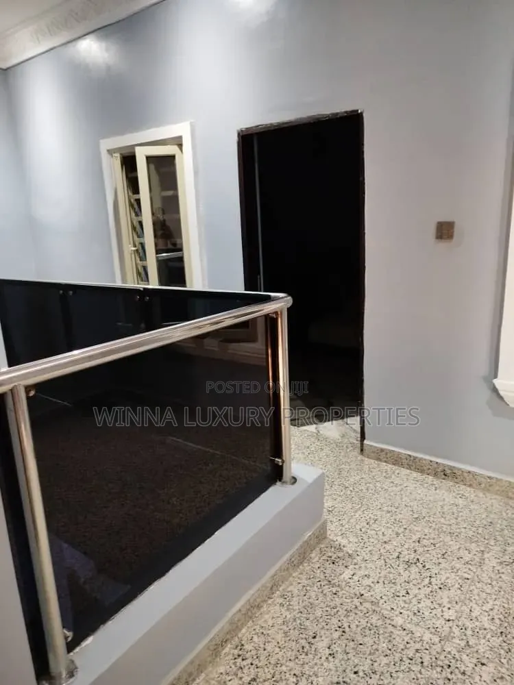 7bdrm Penthouse in Efab, Gwarinpa for sale in Gwarinpa