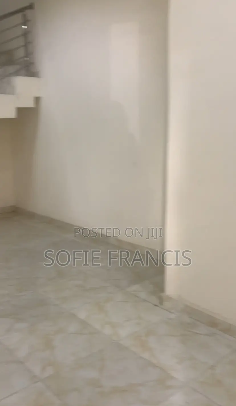 3bdrm Duplex in Vgc for rent in VGC / Ajah