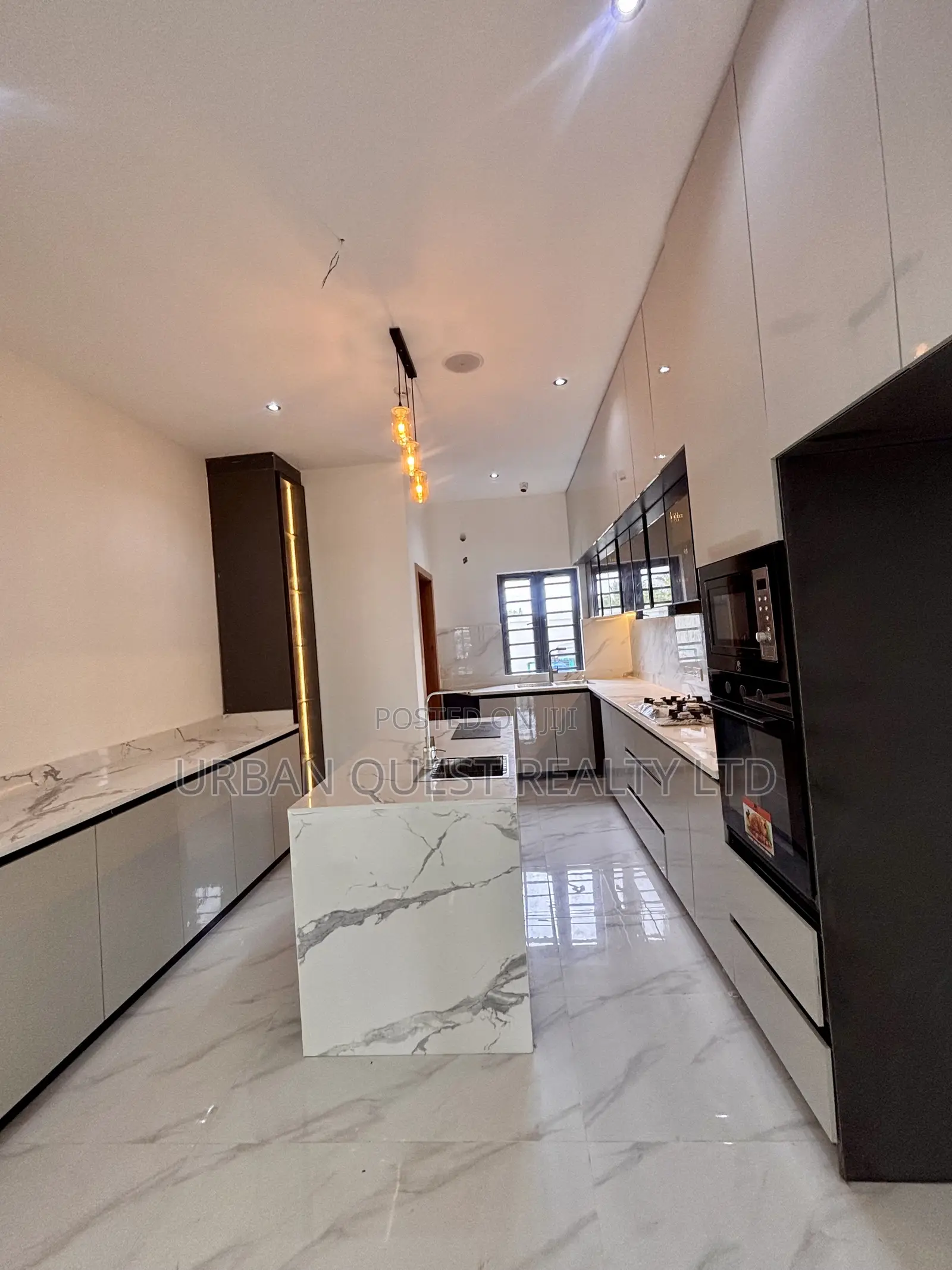 4bdrm Duplex in Ikota for sale in Ikota